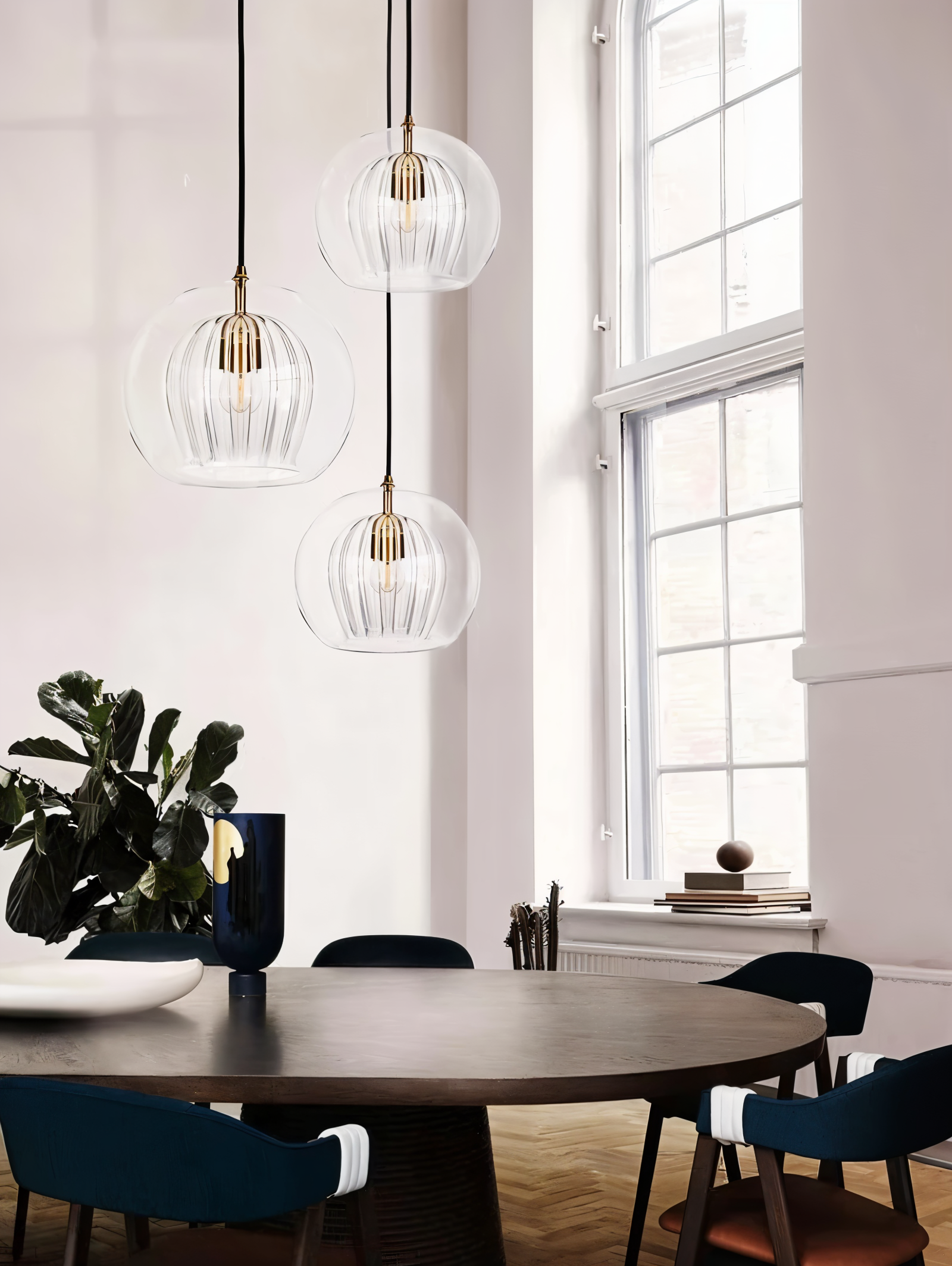 Gloréa Pendellampe – Kugleformet Glaspendel med Vintage Elegance