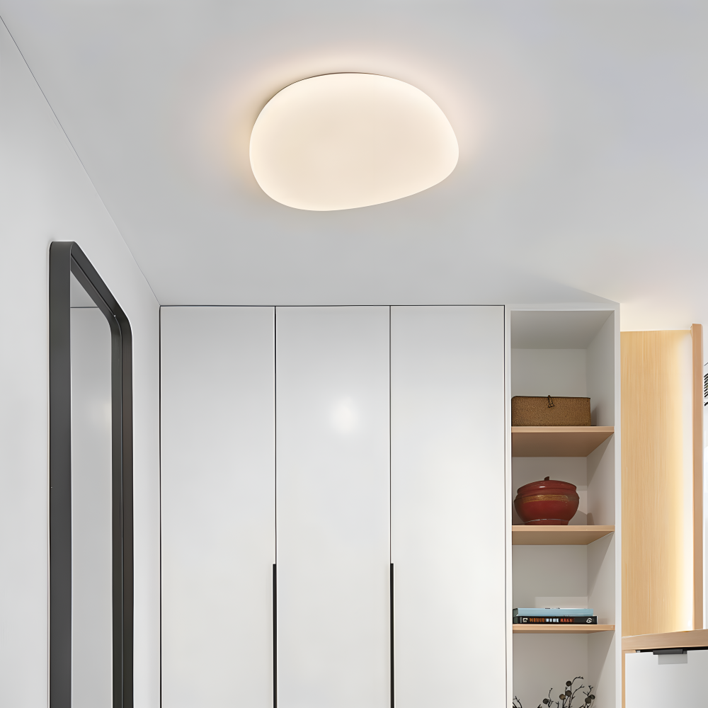 Peblira – Loftlampe med Småstensdesign og Integreret LED