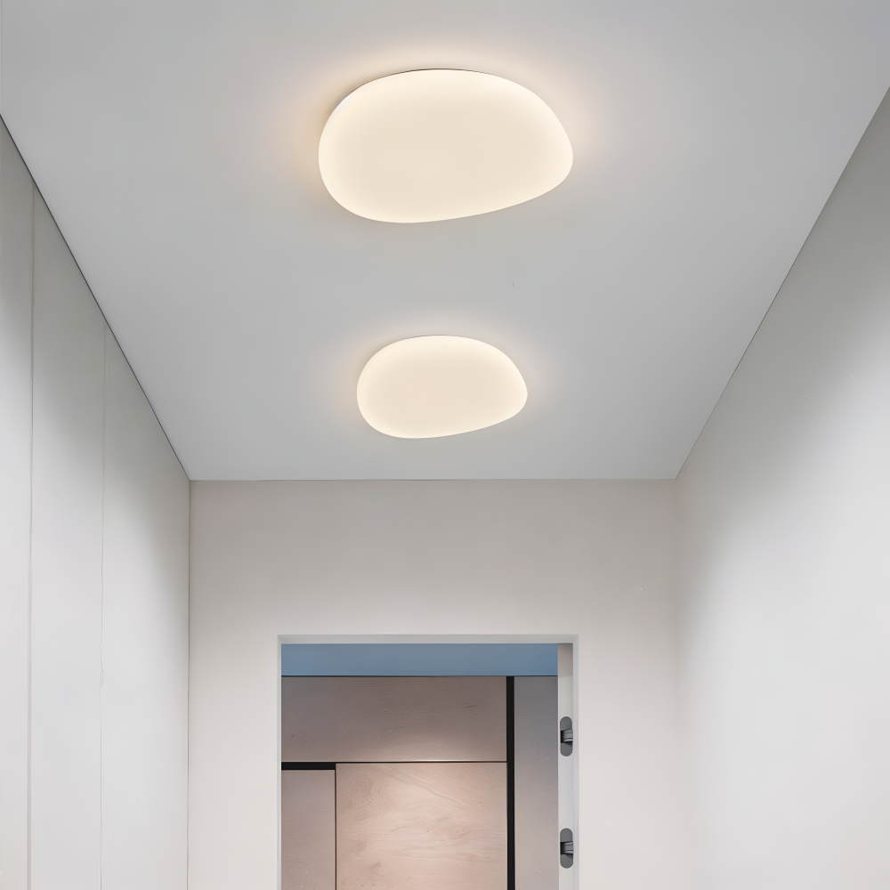 Peblira – Loftlampe med Småstensdesign og Integreret LED