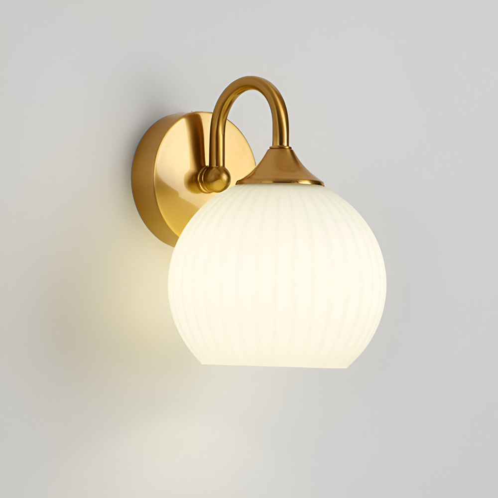 Rillet glas væglampe i kugledesign – moderne væglampe