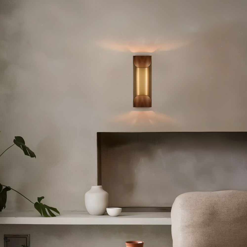 Væglampe i kobber – LED up & down lampe med dæmpbar funktion