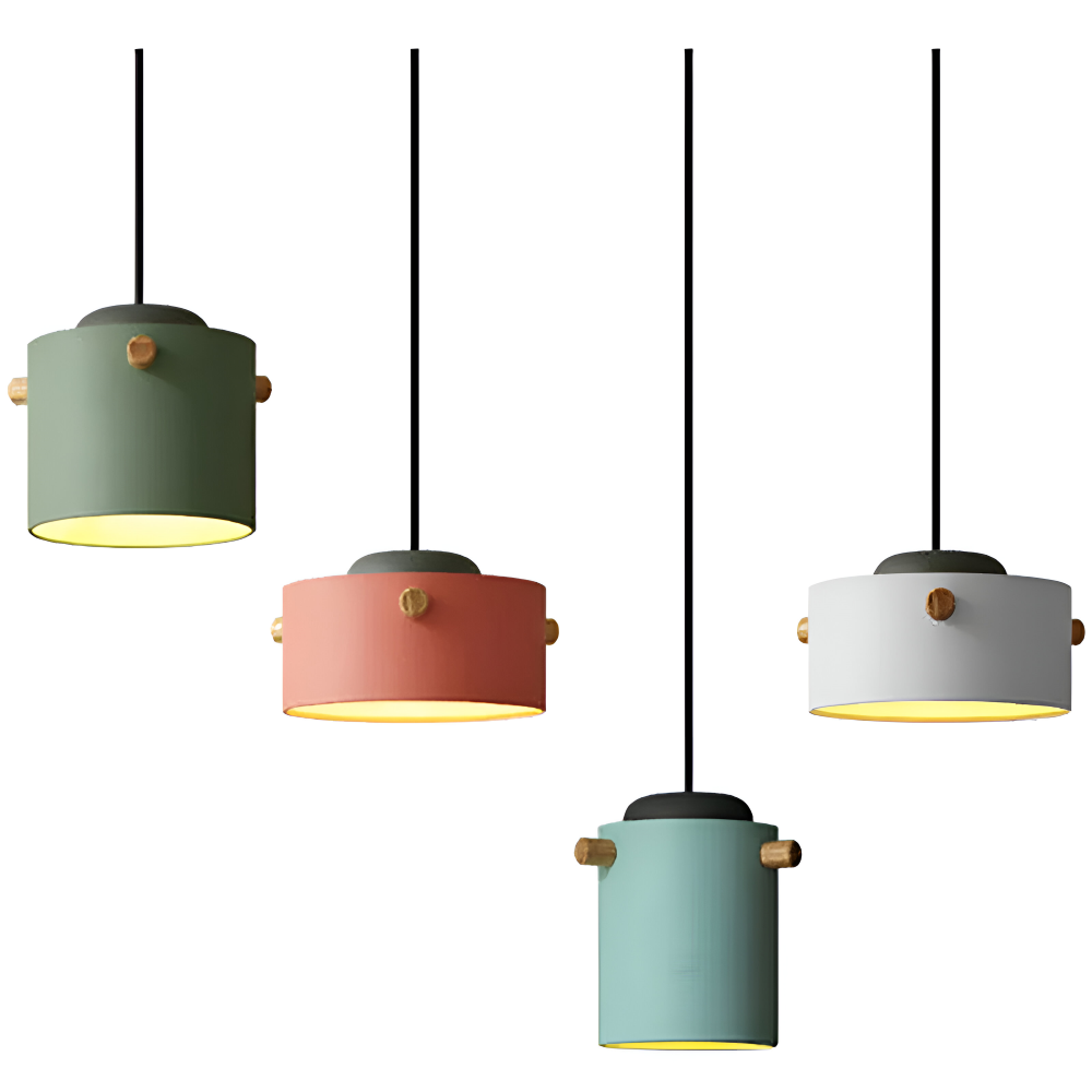 Pendellampe i træ og metal – skandinavisk design med farver