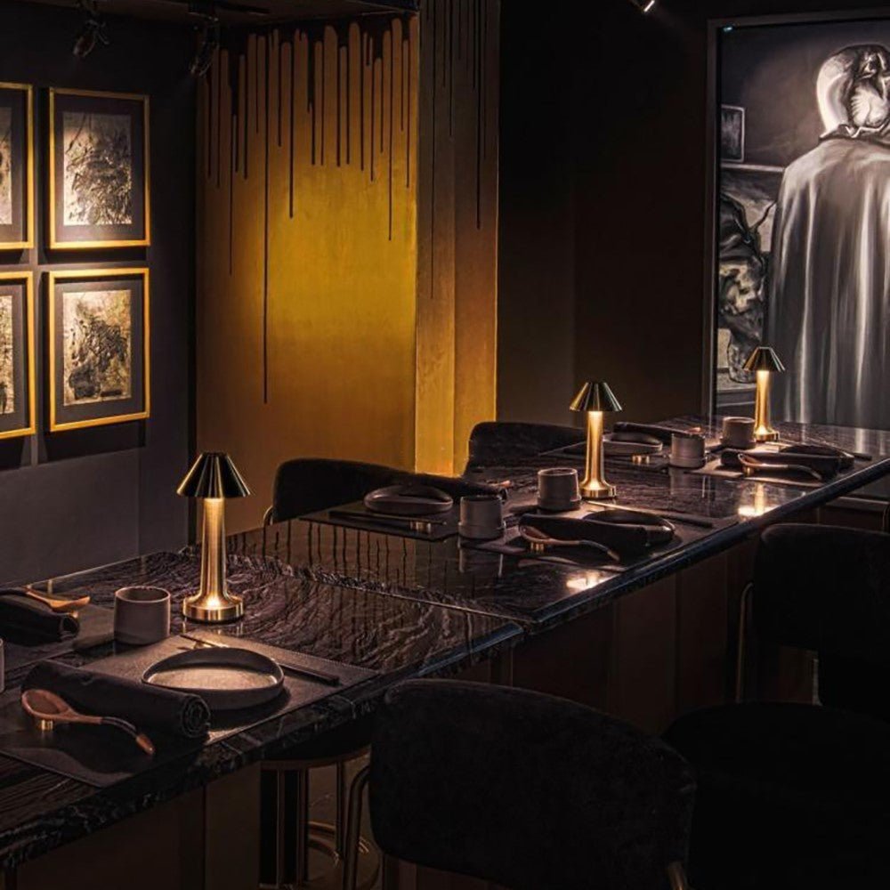 Dæmpbar bordlampe LED – trådløs lampe til café, restaurant og hjem