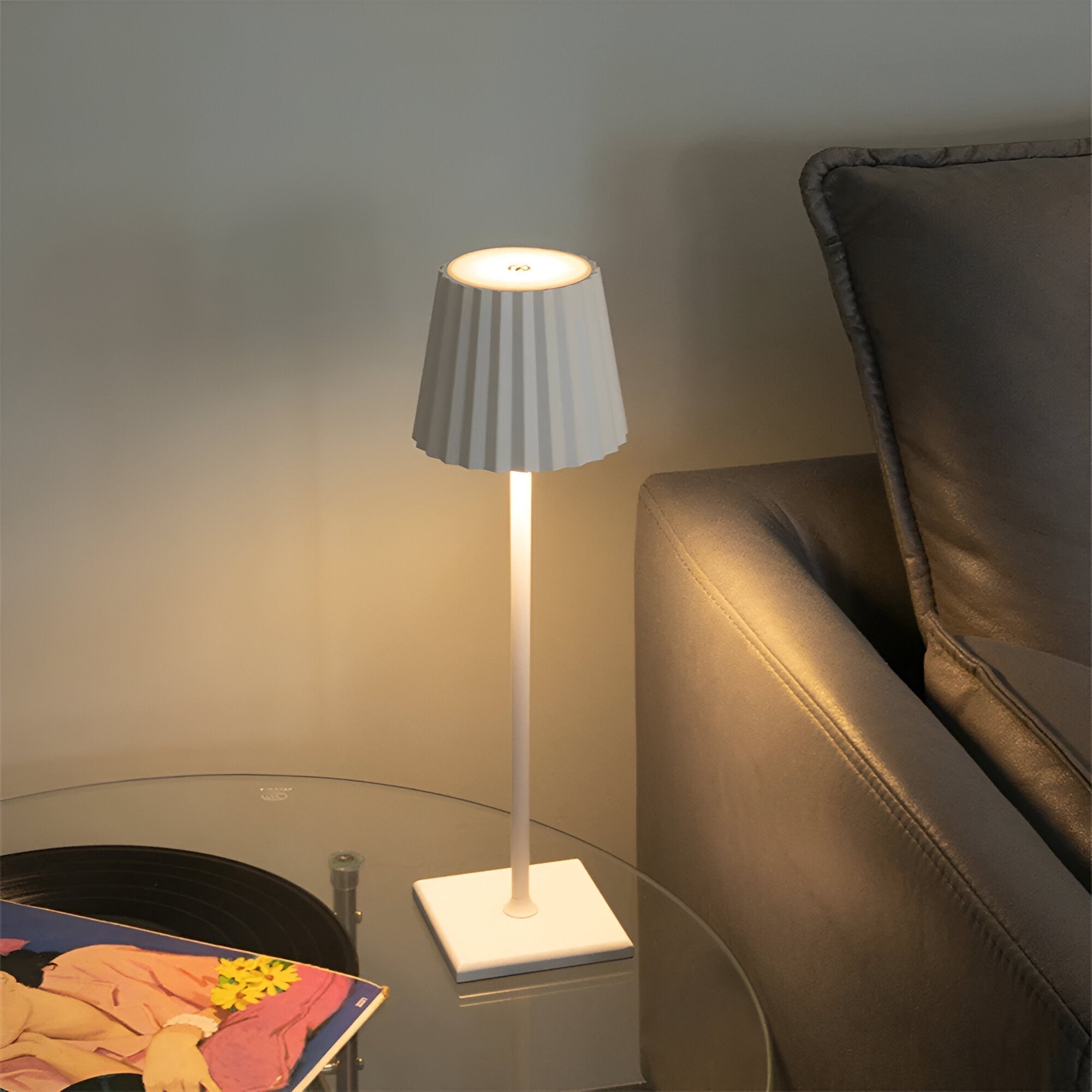 Lumira – Trådløs Dæmpbar Bordlampe med Genopladeligt Batteri