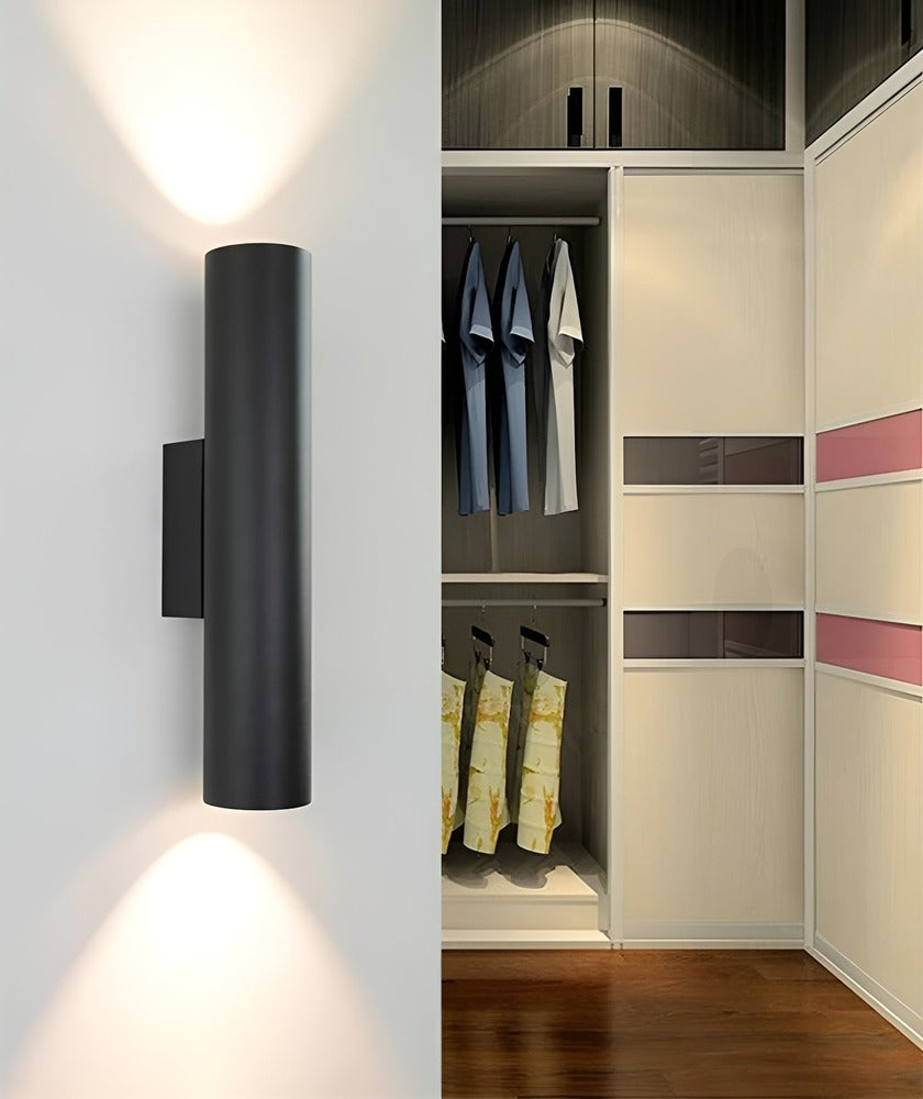 Væglampe med dobbelt lysretning – moderne cylinder lampe i aluminium