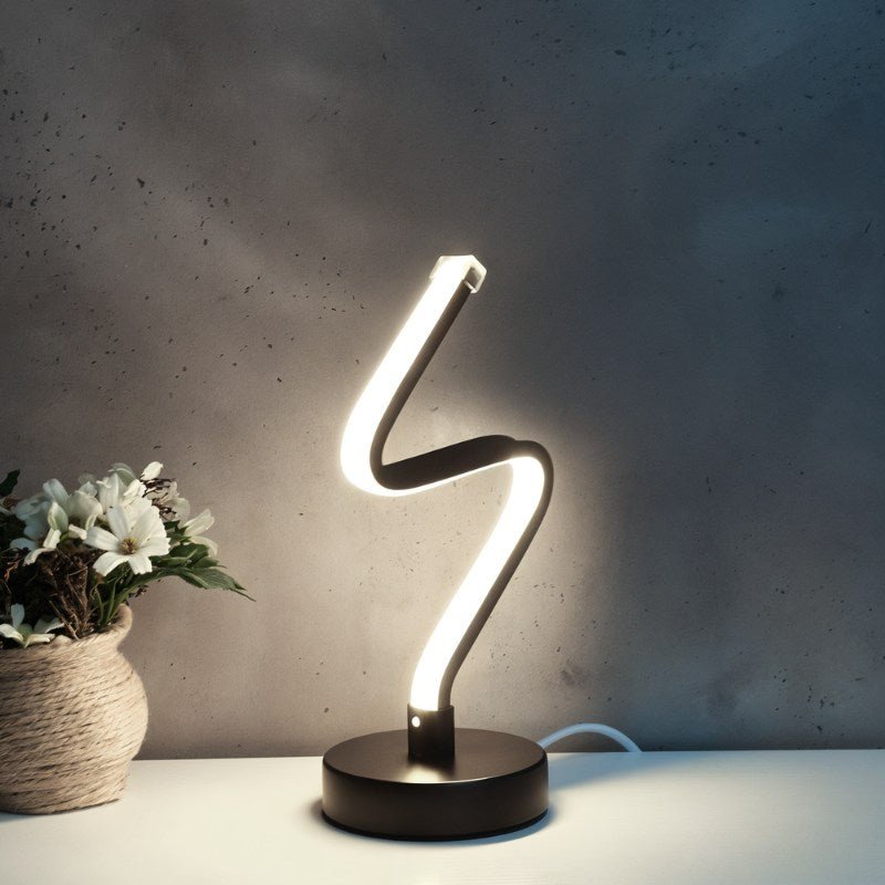 Lunéa – Elegant Genopladelig Bordlampe med Touchkontrol