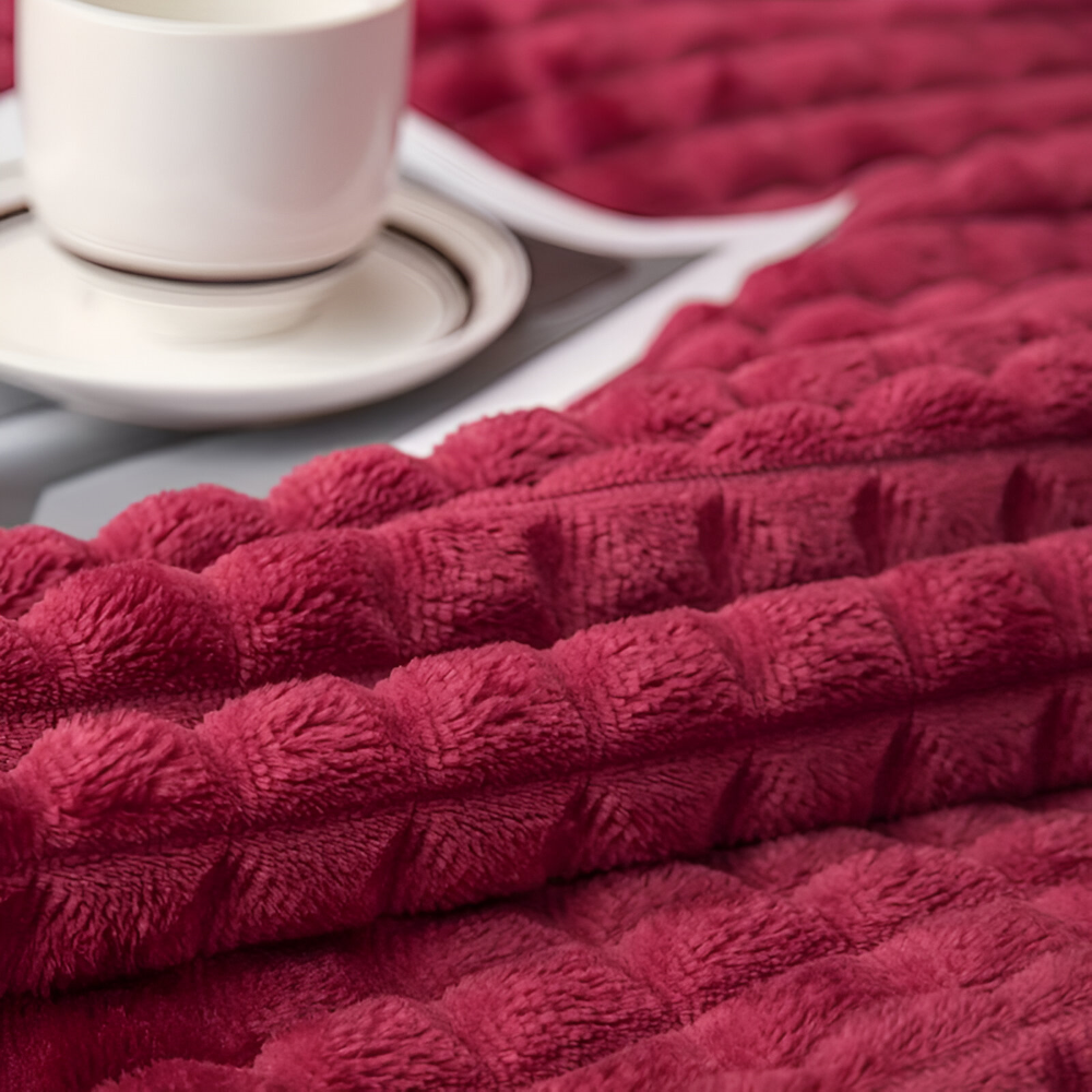 WaveLuxe Plaid – Ultra Fluffy Koralfleece Tæppe med Struktur