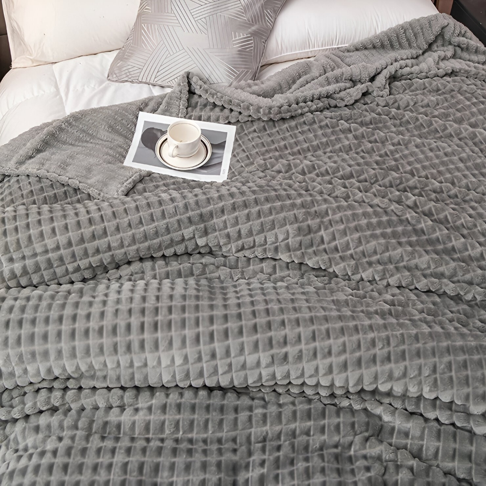 WaveLuxe Plaid – Ultra Fluffy Koralfleece Tæppe med Struktur