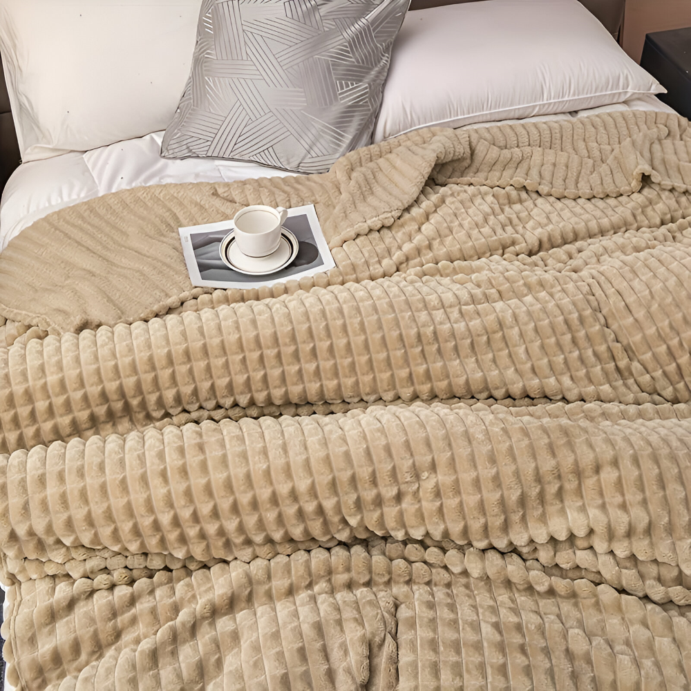 WaveLuxe Plaid – Ultra Fluffy Koralfleece Tæppe med Struktur