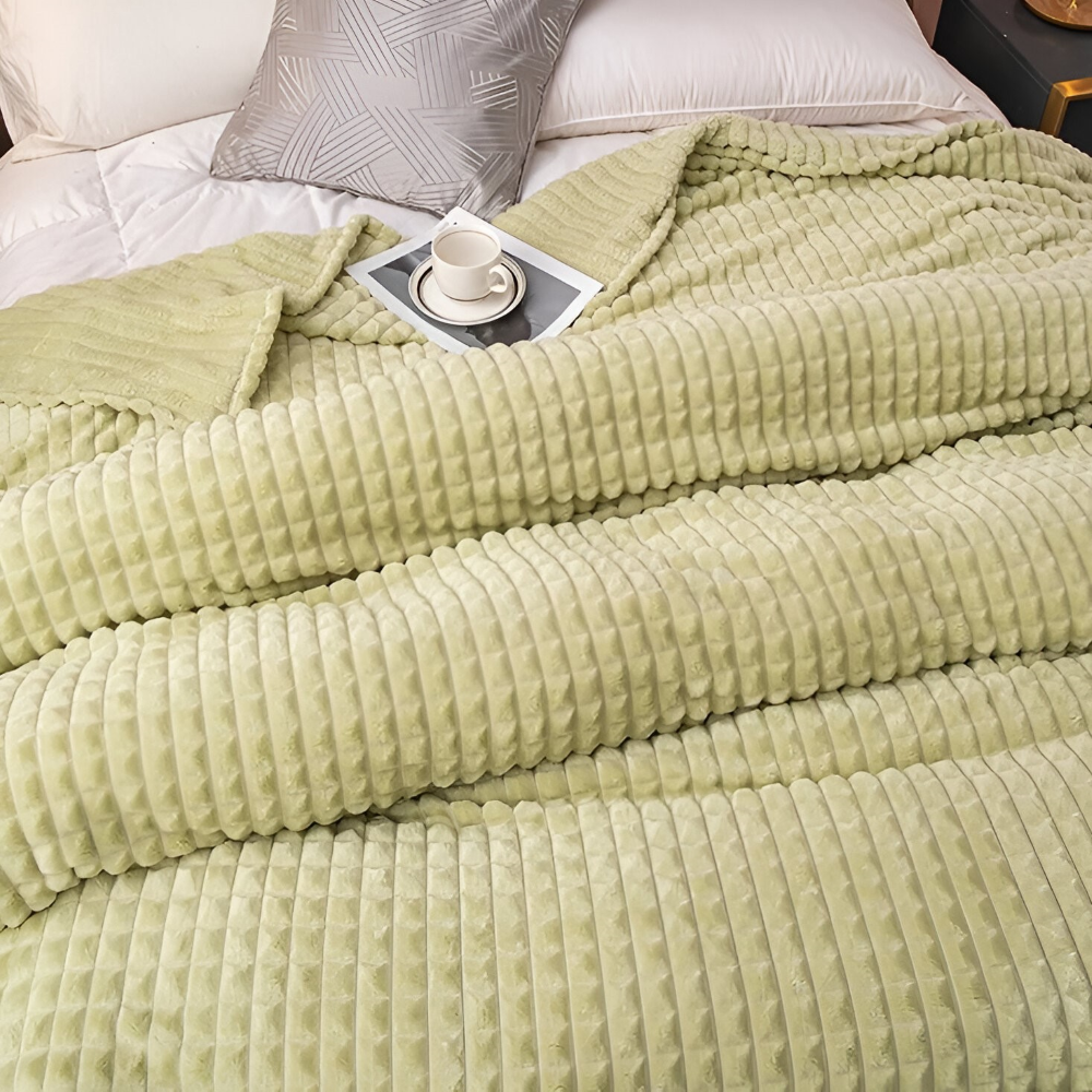 WaveLuxe Plaid – Ultra Fluffy Koralfleece Tæppe med Struktur