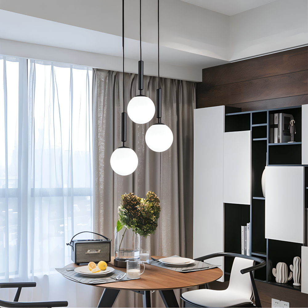 Hvid glas pendellampe – moderne nordisk design med blødt lys