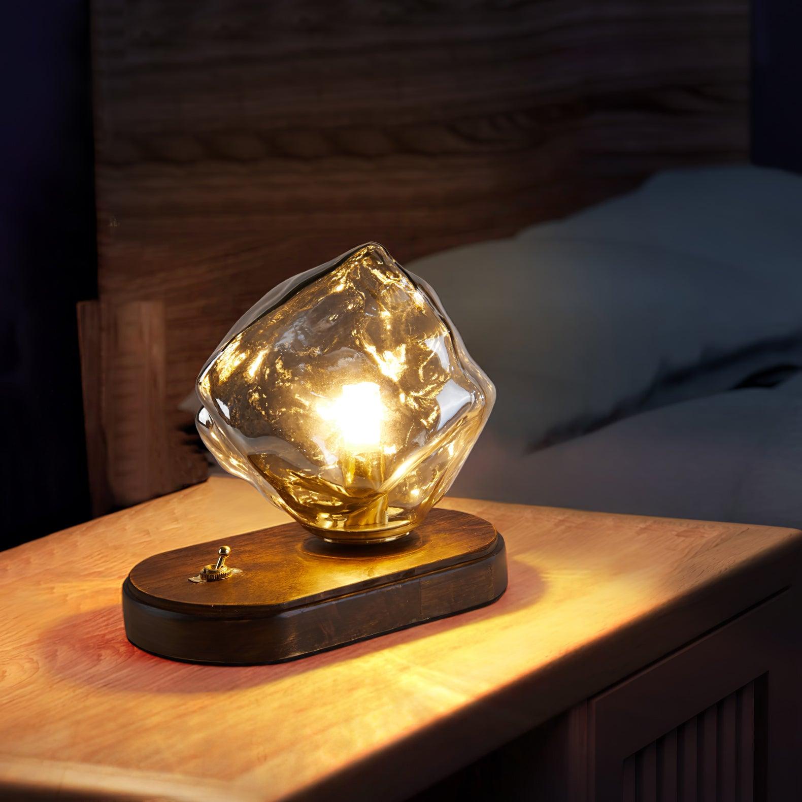 Glas bordlampe med iskrystal design – elegant varm belysning