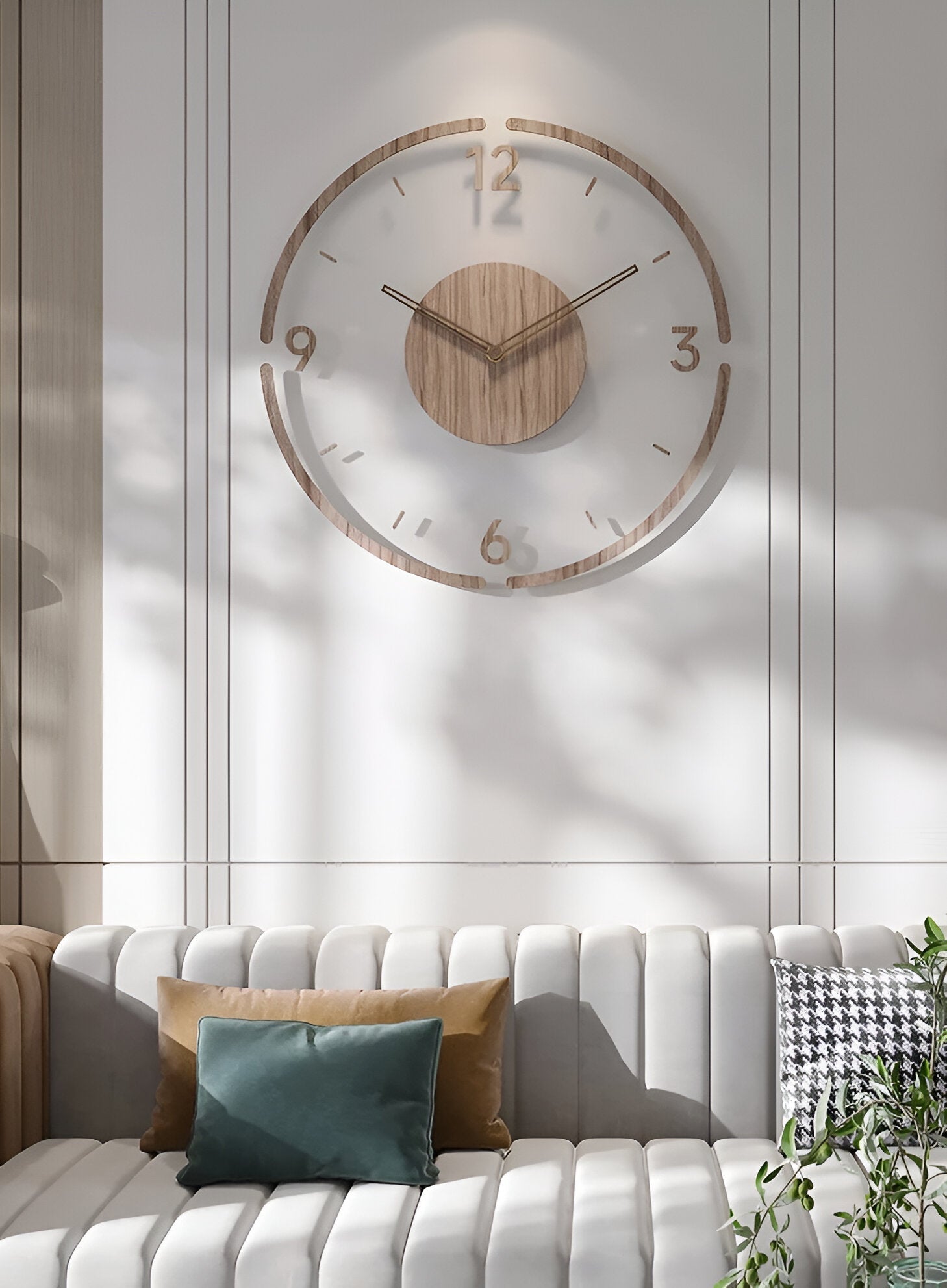 Vægur i træ med store tal – lydløst design i skandinavisk stil