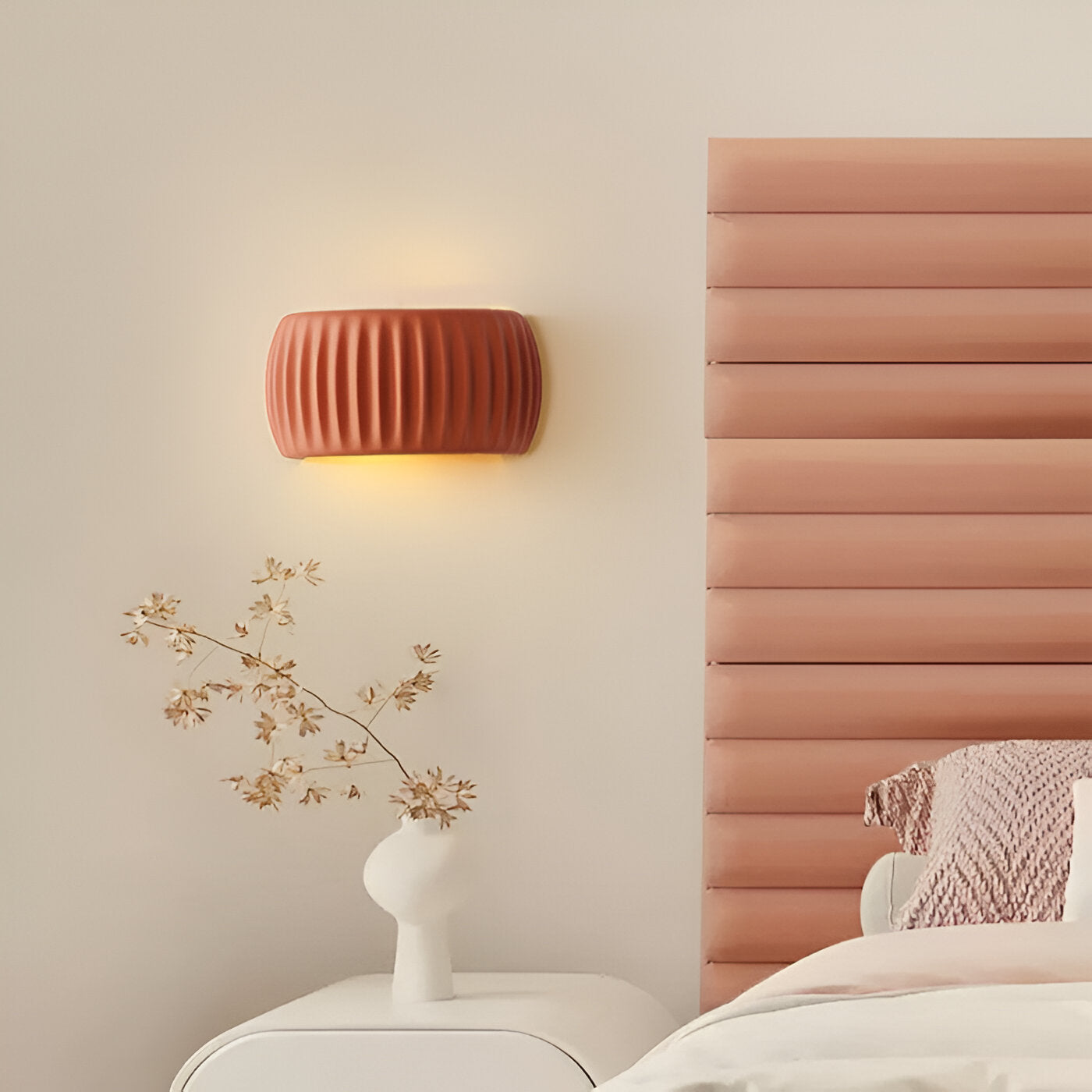 ColoraRib – Grøn Riflet Væglampe i Resin med Macaron Design & Nordisk LED