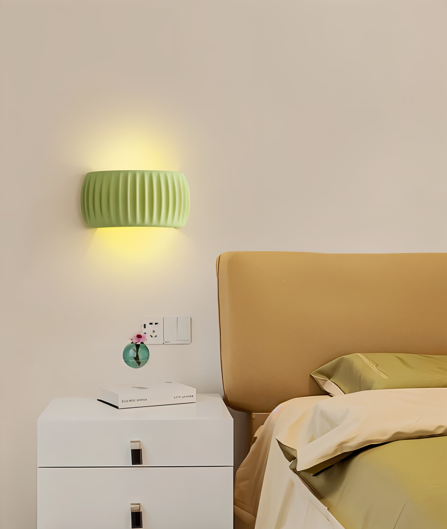ColoraRib – Grøn Riflet Væglampe i Resin med Macaron Design & Nordisk LED