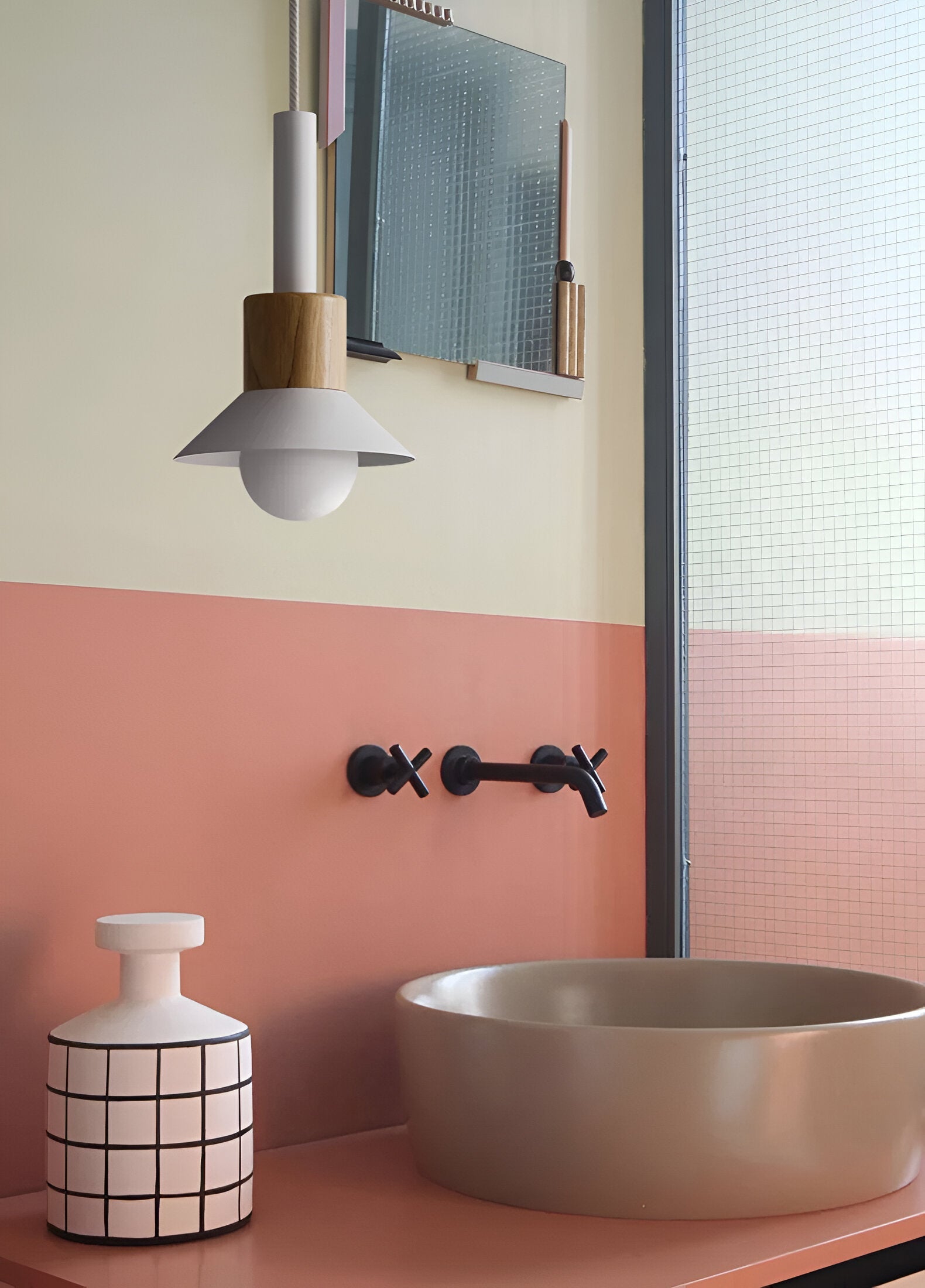 Farverig pendellampe i nordisk stil – macaron design med blødt lys