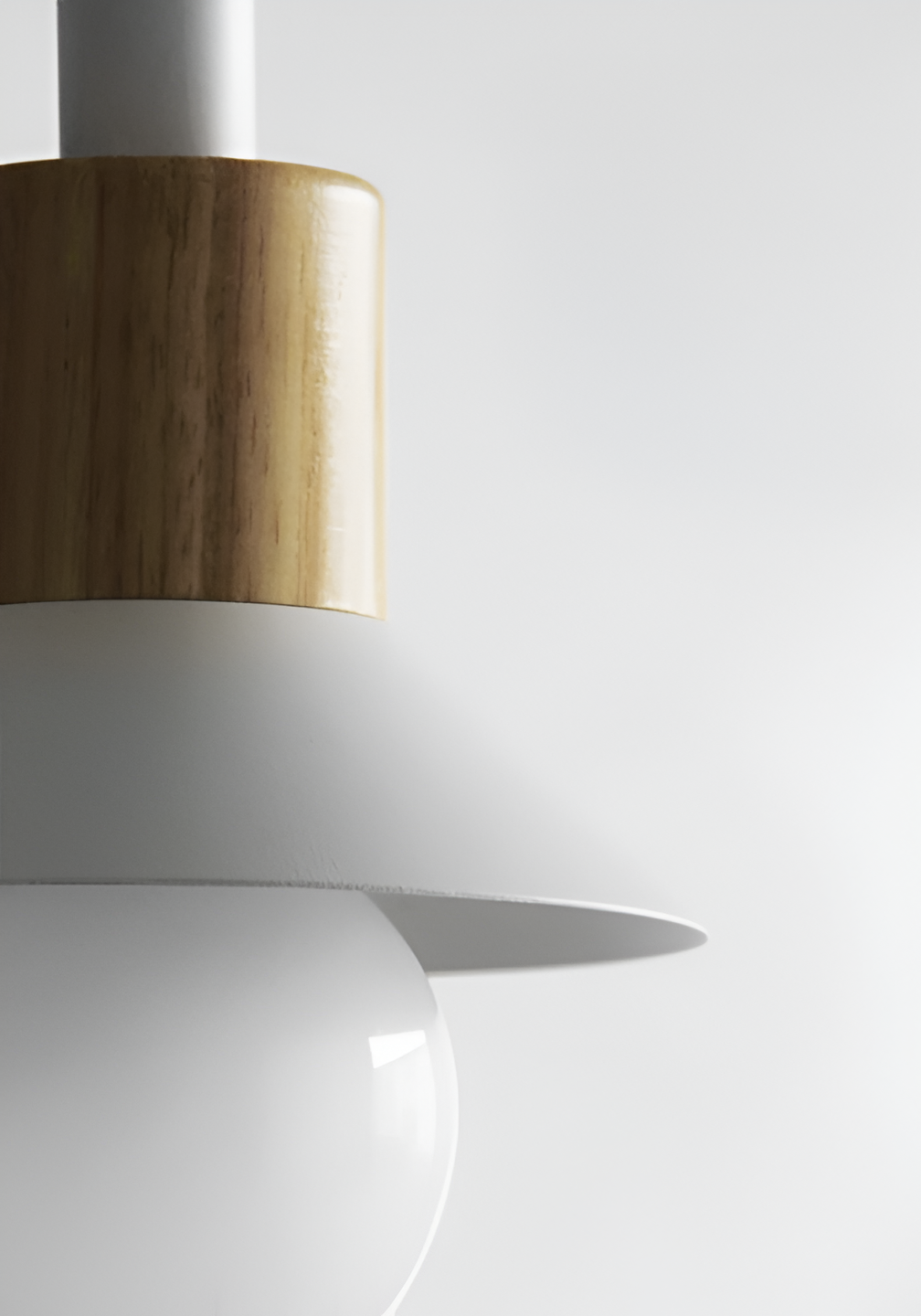 Farverig pendellampe i nordisk stil – macaron design med blødt lys