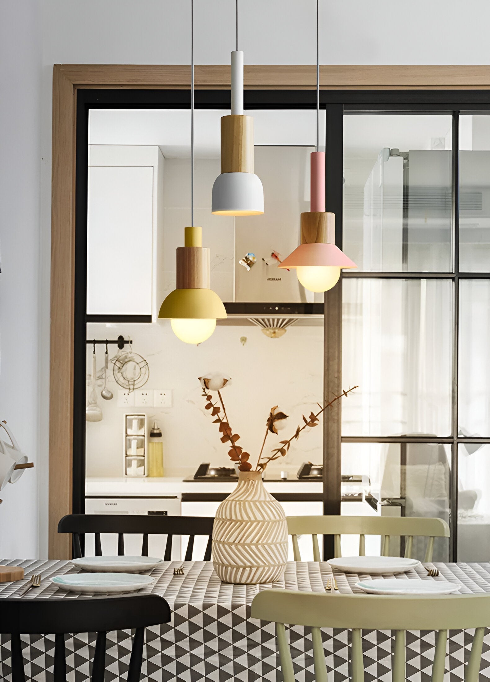 Farverig pendellampe i nordisk stil – macaron design med blødt lys