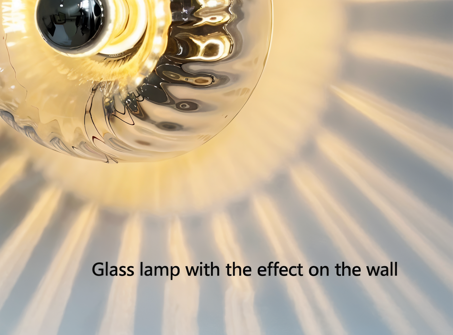 Væglampe i riflet glas – Bauhaus design med elegant lys