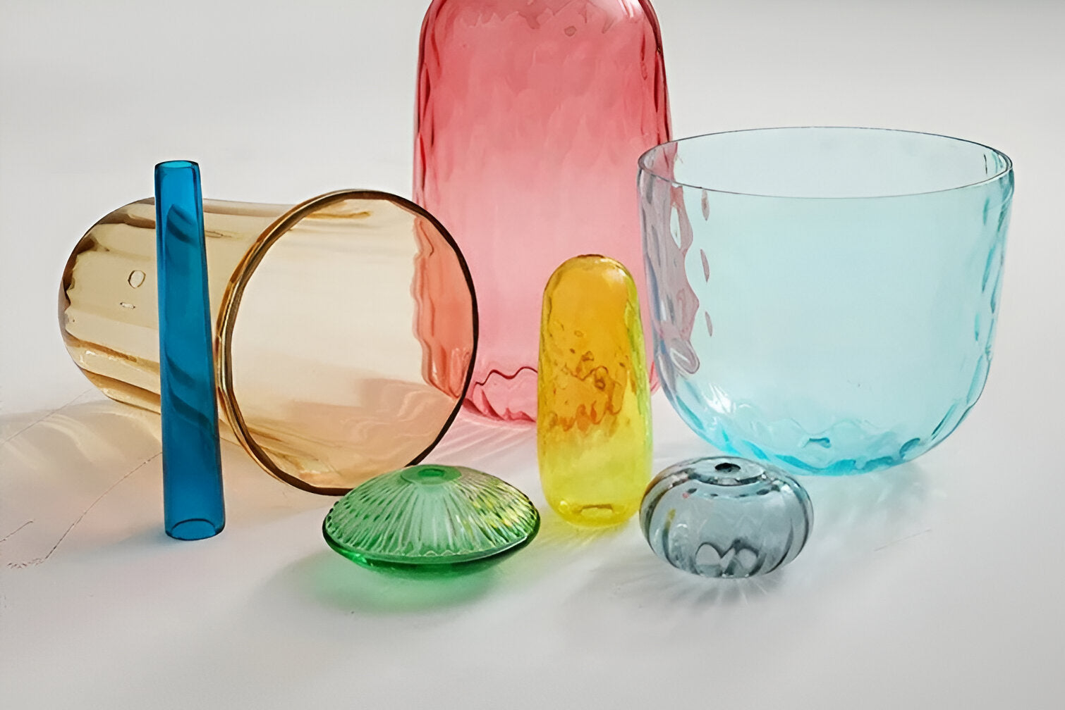 Farverig glas pendellampe – nordisk macaron design med dæmpbar LED