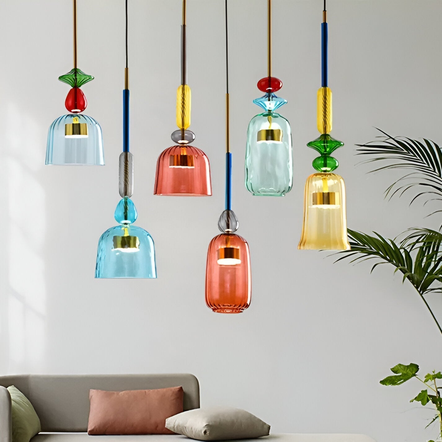 Farverig glas pendellampe – nordisk macaron design med dæmpbar LED