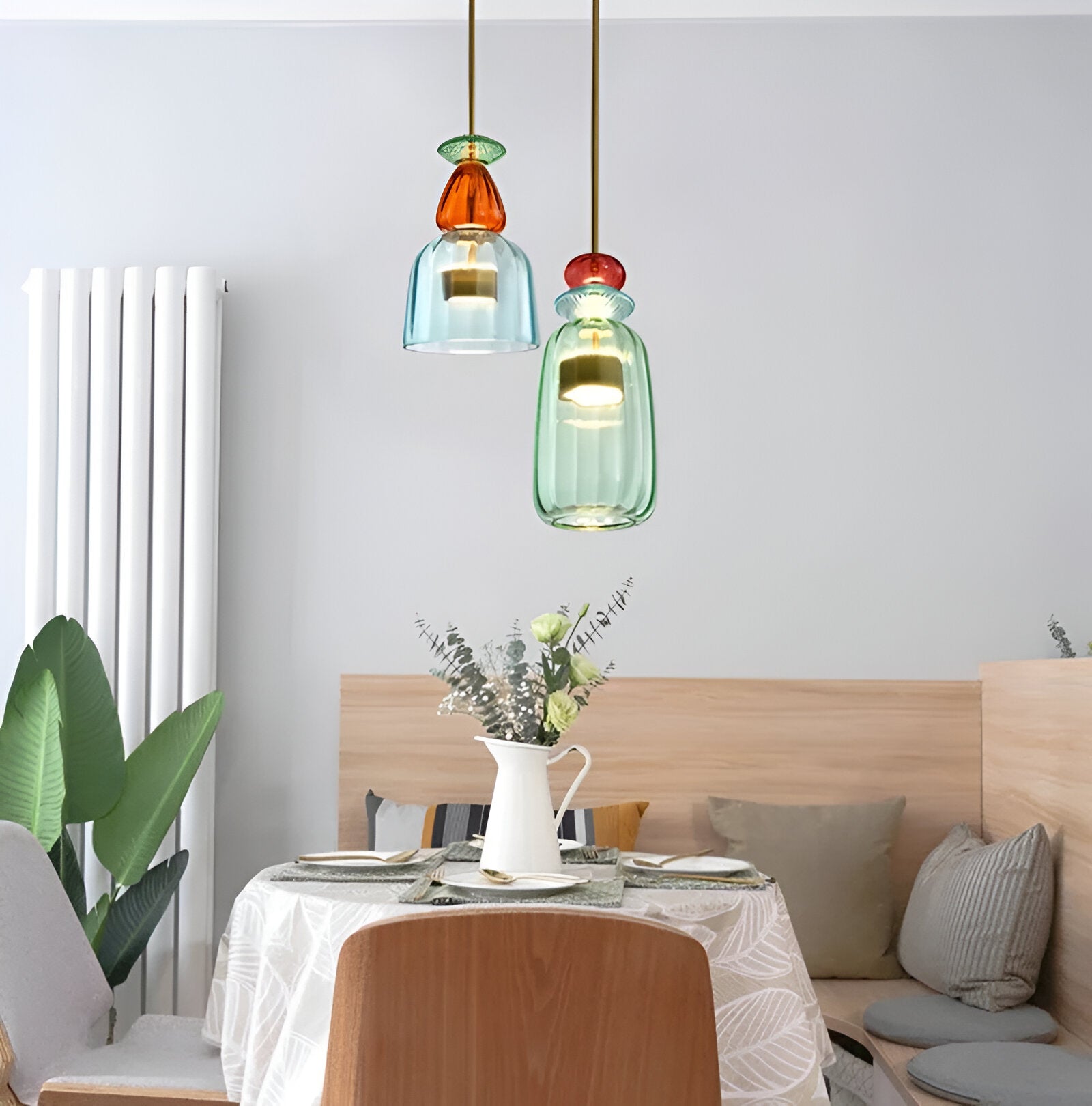 Farverig glas pendellampe – nordisk macaron design med dæmpbar LED