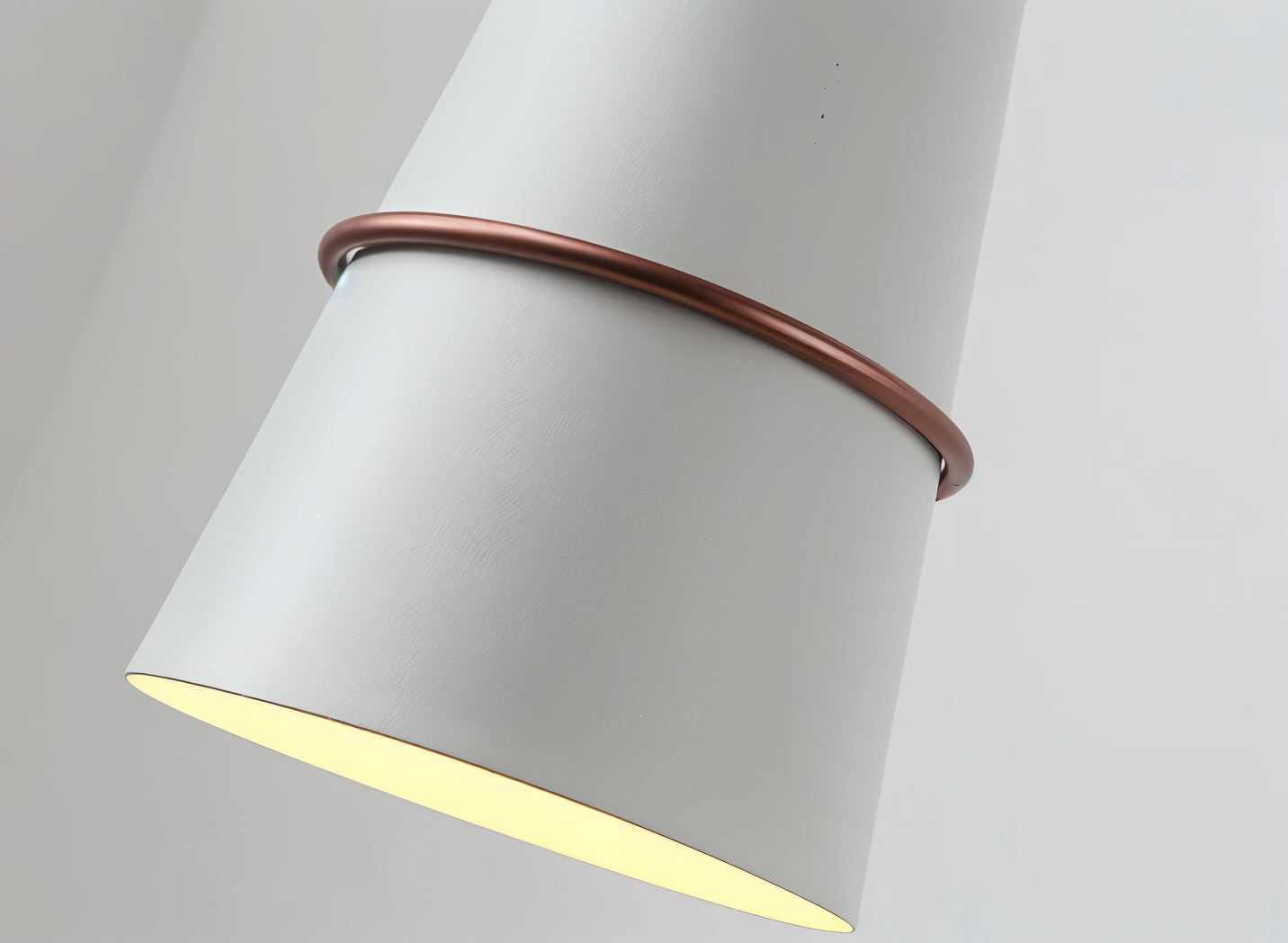 Væglampe med lang arm – justerbar retro lampe i sort eller hvid
