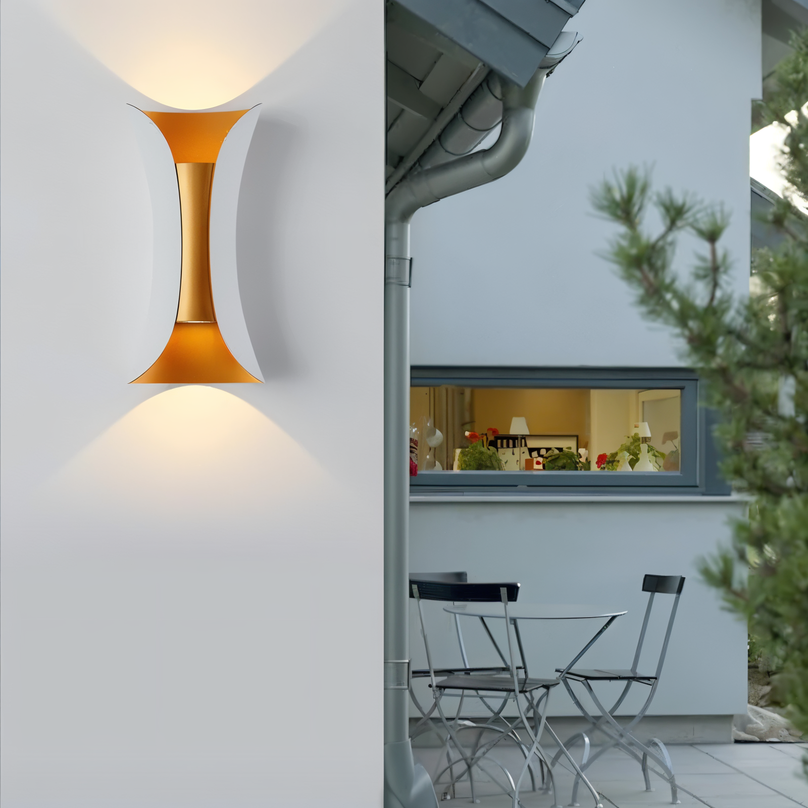 Udendørs væglampe op/ned – sort og guld LED lampe IP65