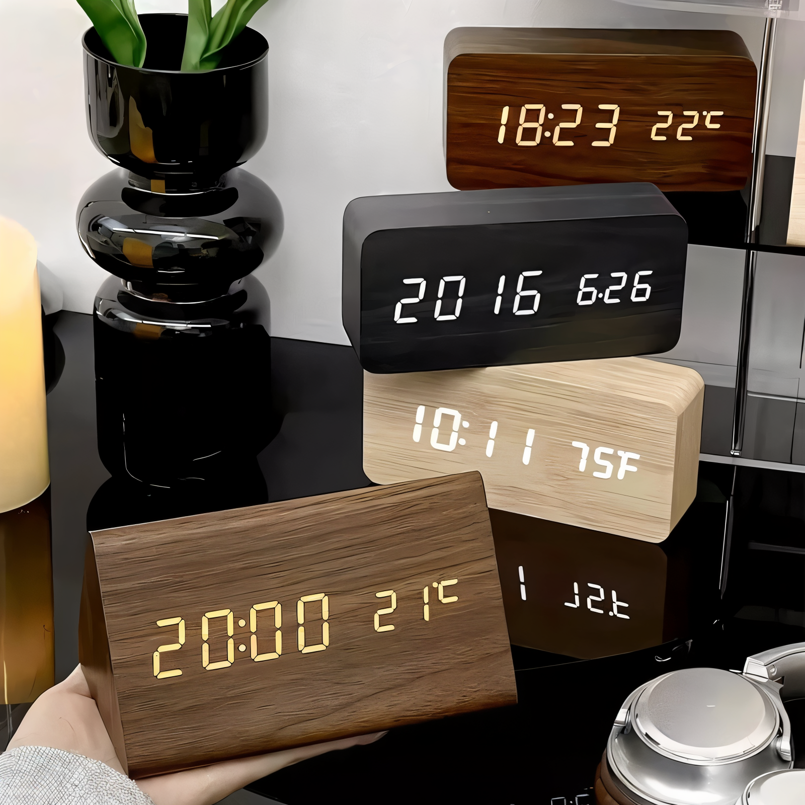 LED vækkeur med digitalt display – moderne design med temperatur
