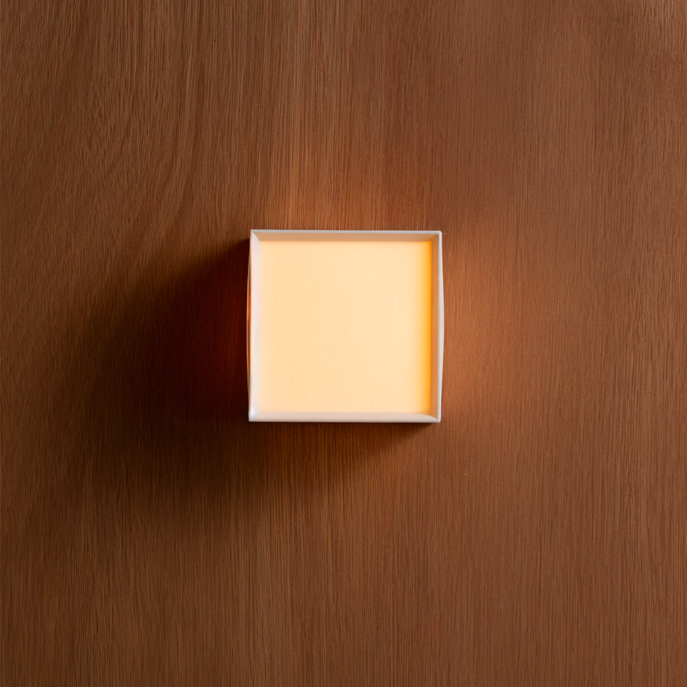 Zenvira – Væglampe i Tekstil med Japansk Kvadratisk Design og Integreret LED