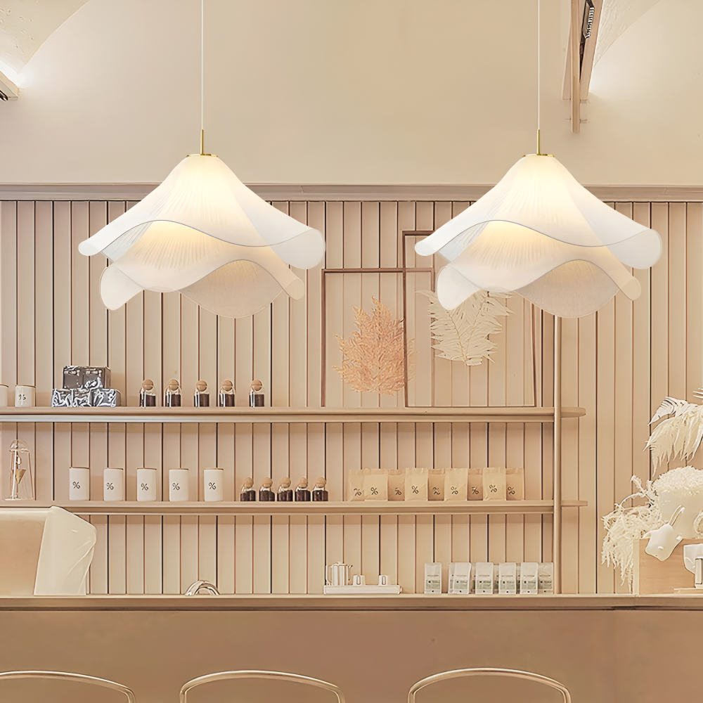 Japandi pendel lampe i blomsterformet stofdesign