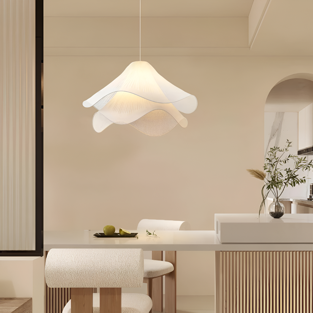 Japandi pendel lampe i blomsterformet stofdesign