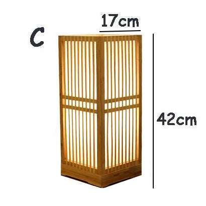 Bordlampe i bambus og træ – japansk design til rolig belysning
