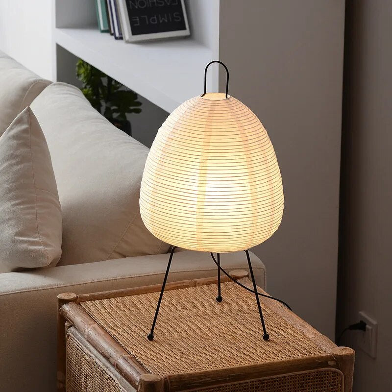 Japansk bordlampe i rispapir – LED lampe med harmonisk Japandi design