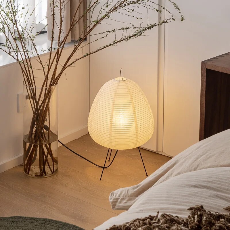 Japansk bordlampe i rispapir – LED lampe med harmonisk Japandi design