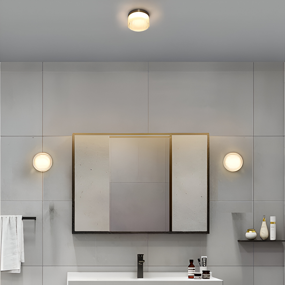 Rund væglampe i riflet glas – rav eller hvid LED lampe