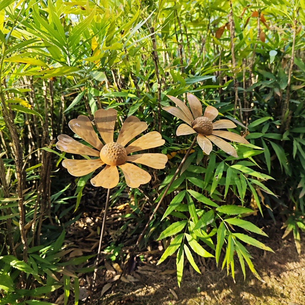 Rustikke marguerit-havespyd i metal – 5 stk.