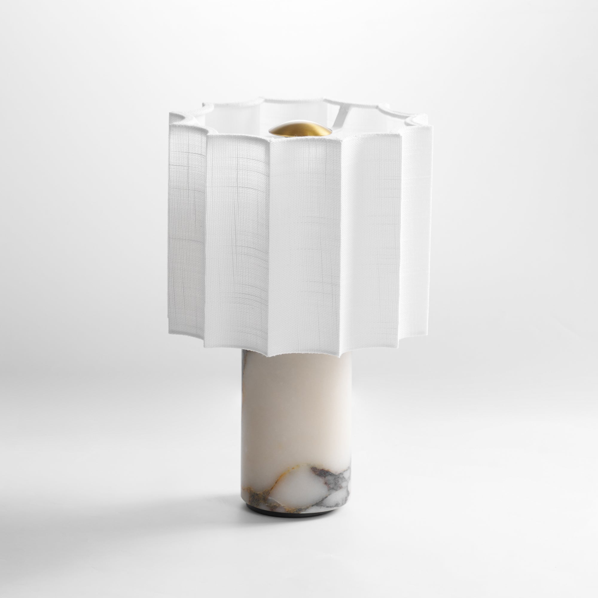 Bordlampe i marmor med LED – elegant lampe med varm belysning