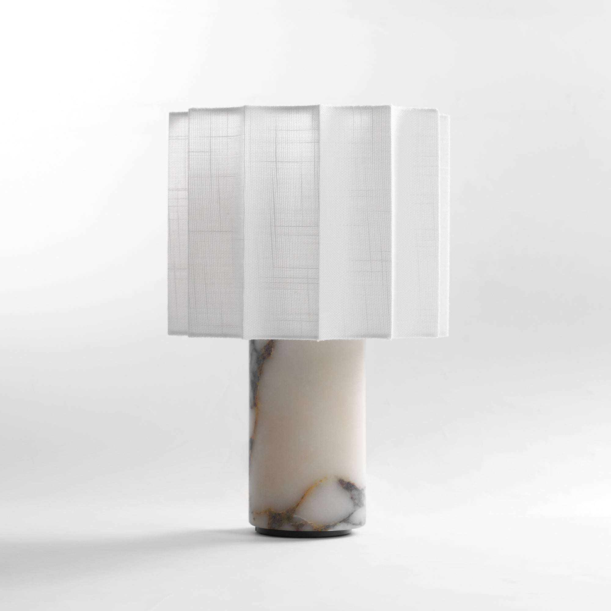Bordlampe i marmor med LED – elegant lampe med varm belysning