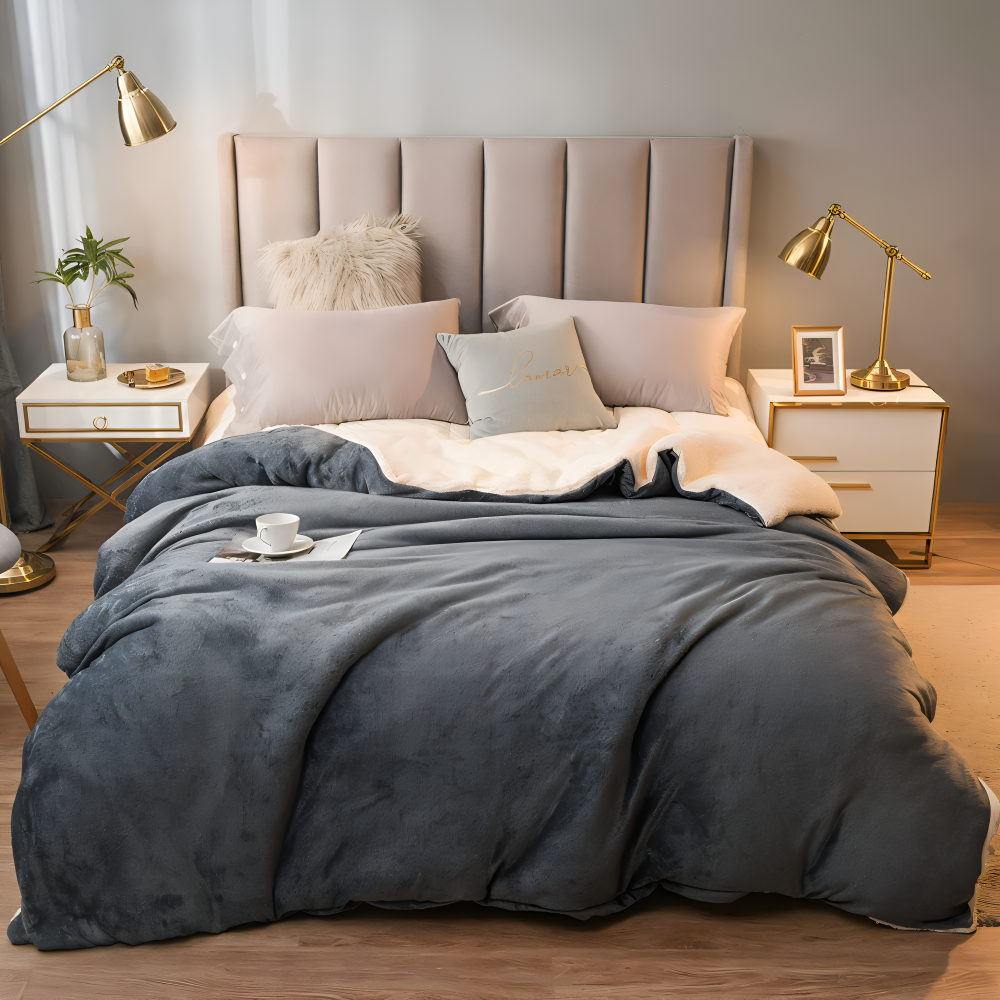 Dobbeltvendet vinterplaid i flannel og fleece