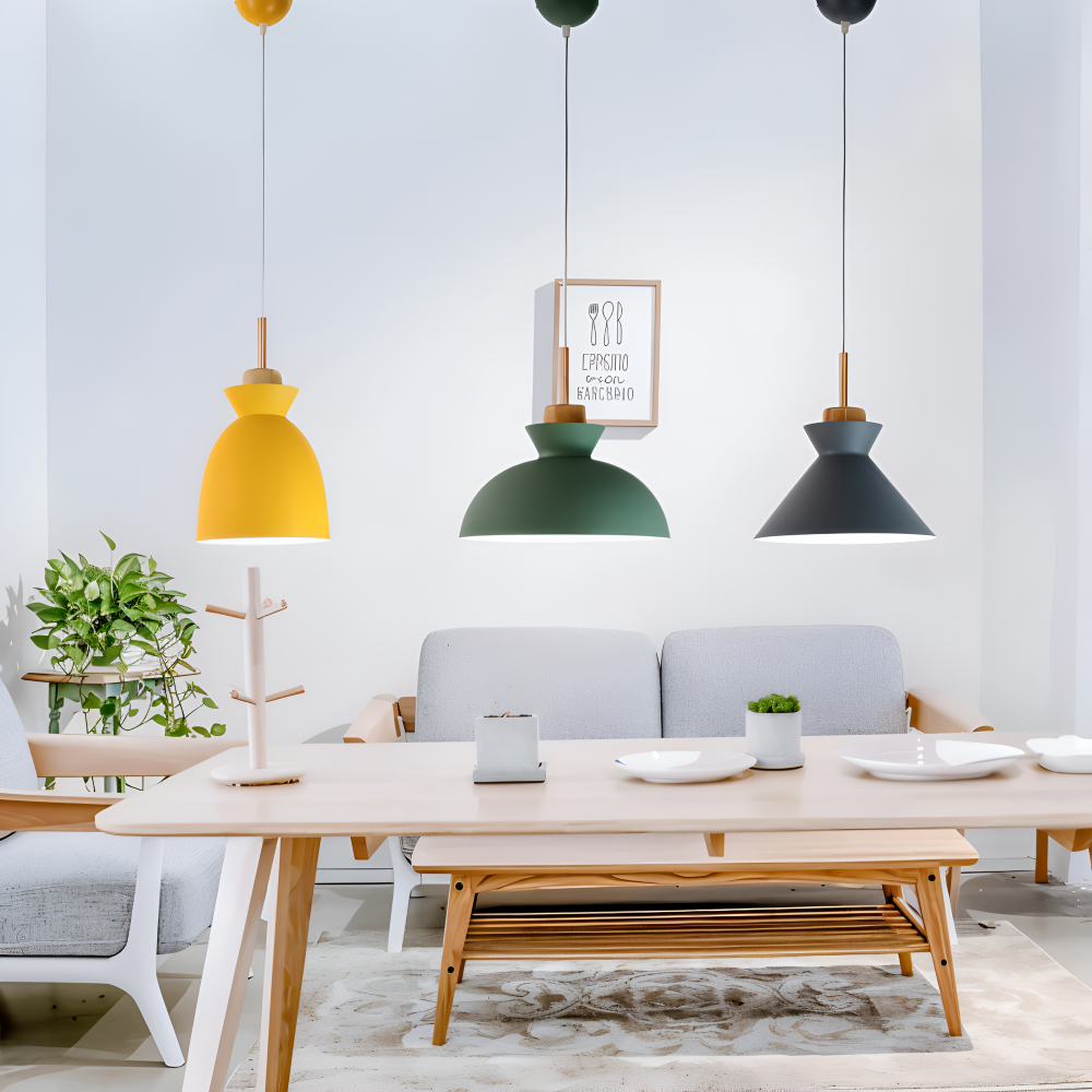 Farverig pendellampe i macaron design – moderne kuppelformet lampe