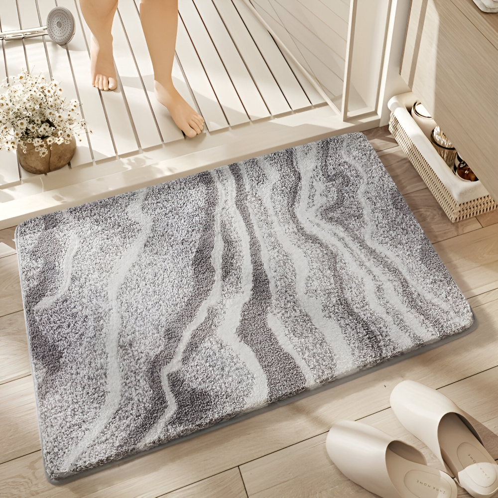 Bademåtte i marmorlook – blød og skridsikker bademåtte
