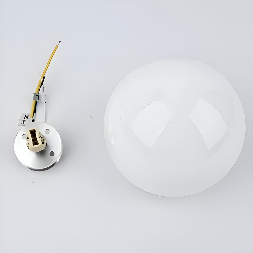Rund væglampe i opalglas – minimalistisk design med jernbase