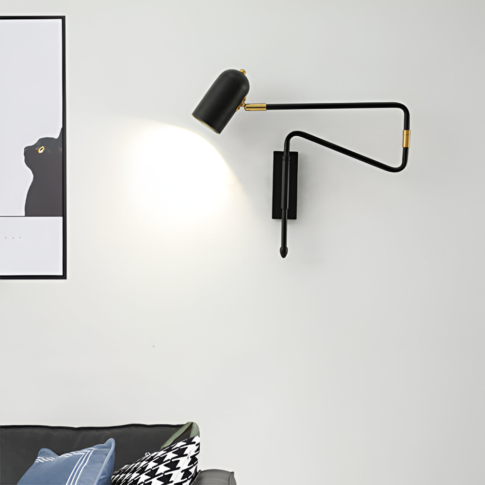 Moderne væglampe med justerbar svingarm – skandinavisk design