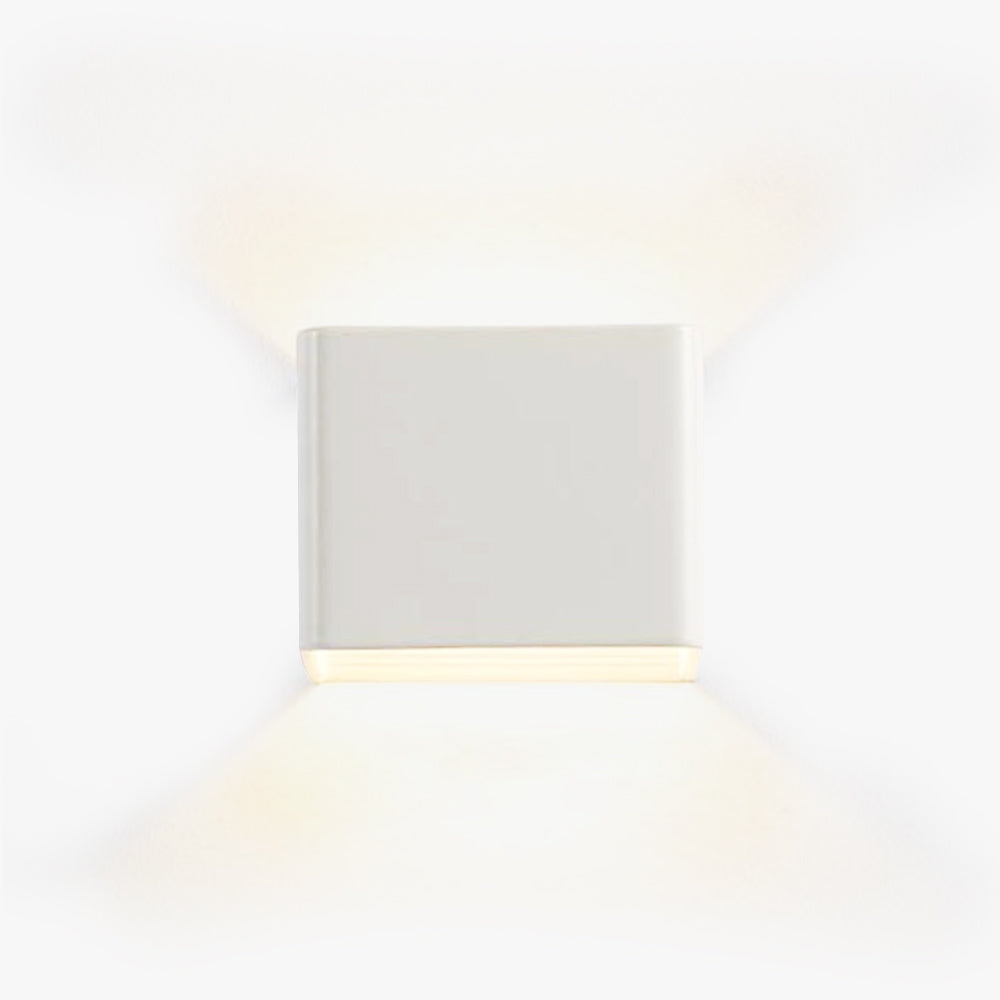 Cubo – Firkantet Væglampe i Moderne Design