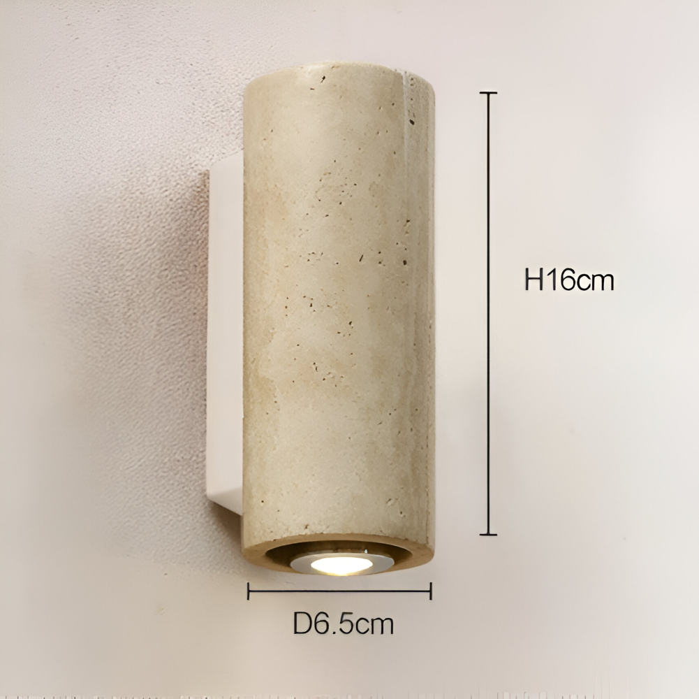 Væglampe i travertin og træ – minimalistisk design med LED lys
