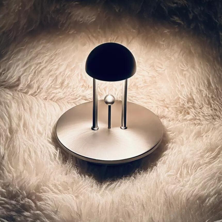 Trådløs bordlampe med touchkontrol – dimbar designlampe