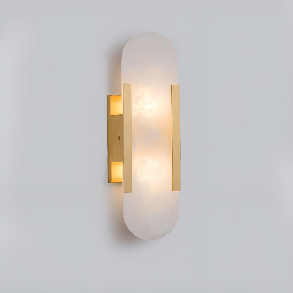 Væglampe i alabaster med metalfinish – moderne og elegant design