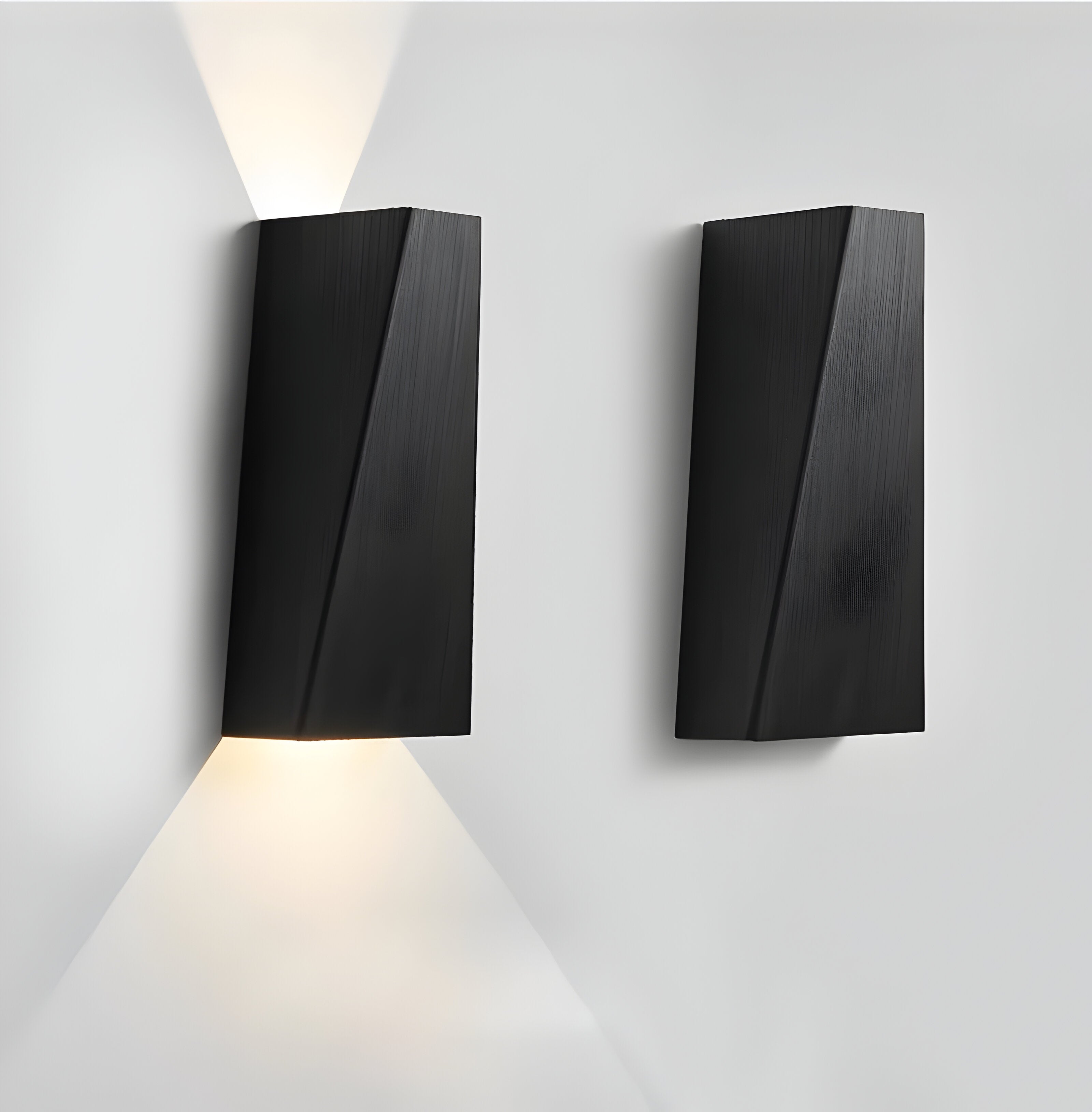 Lumetra Væglampe – Trapezformet LED Væglampe i Aluminium med Op & Ned Lys