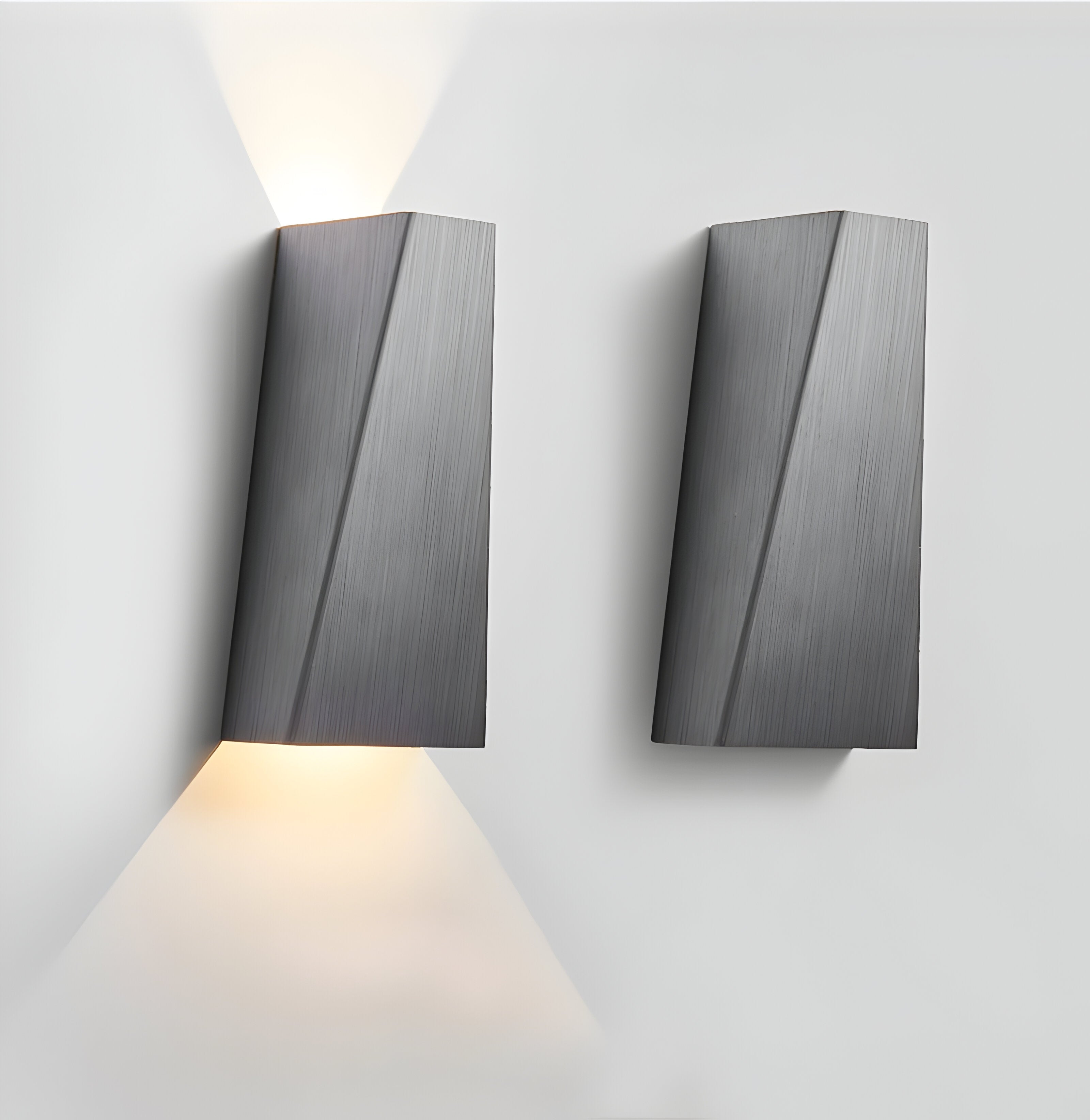 Lumetra Væglampe – Trapezformet LED Væglampe i Aluminium med Op & Ned Lys